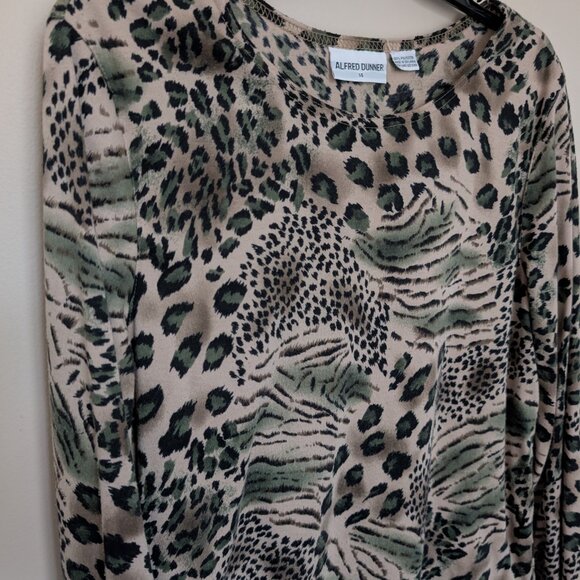 Alfred Dunner tan black green leopard print casual top 14 - Picture 2 of 8